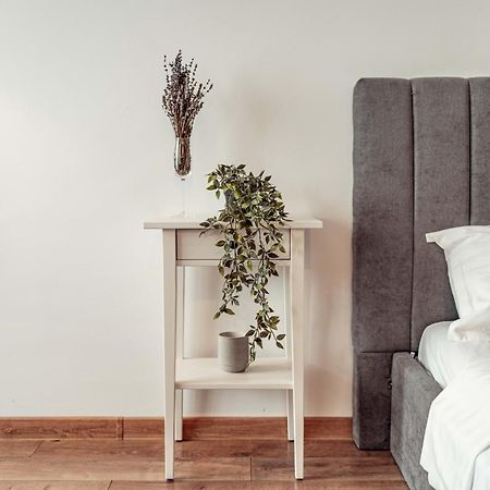 Palas Mall - Cozy Studios And Flats Яш Екстериор снимка